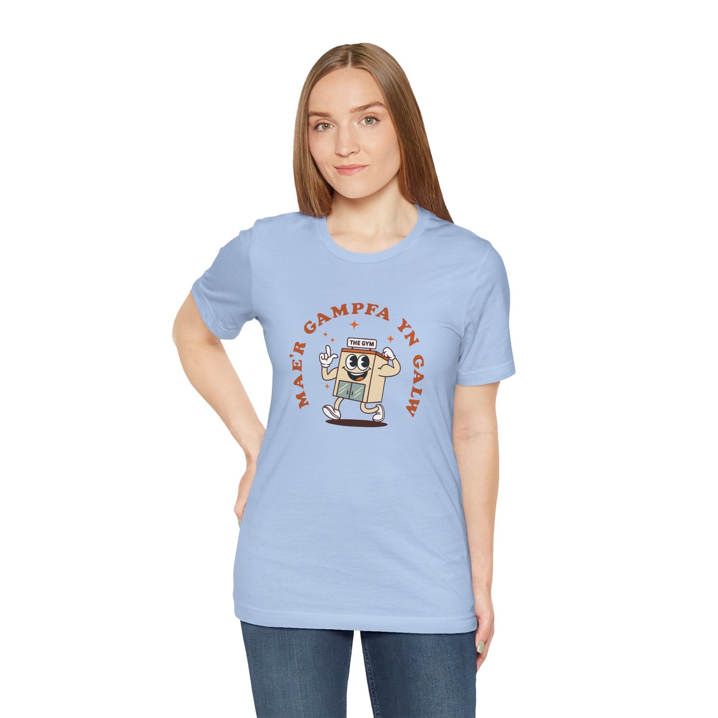 'Mae'r Gampfa yn Galw' - Retro Welsh Language Unisex Tee - The Gym is Calling