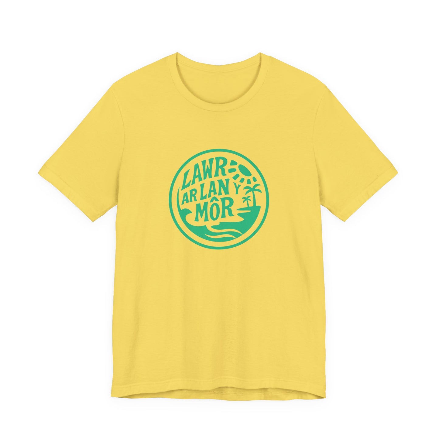 'Lawr Ar Lan y Môr' Coastal Welsh Graphic Tee (Unisex)