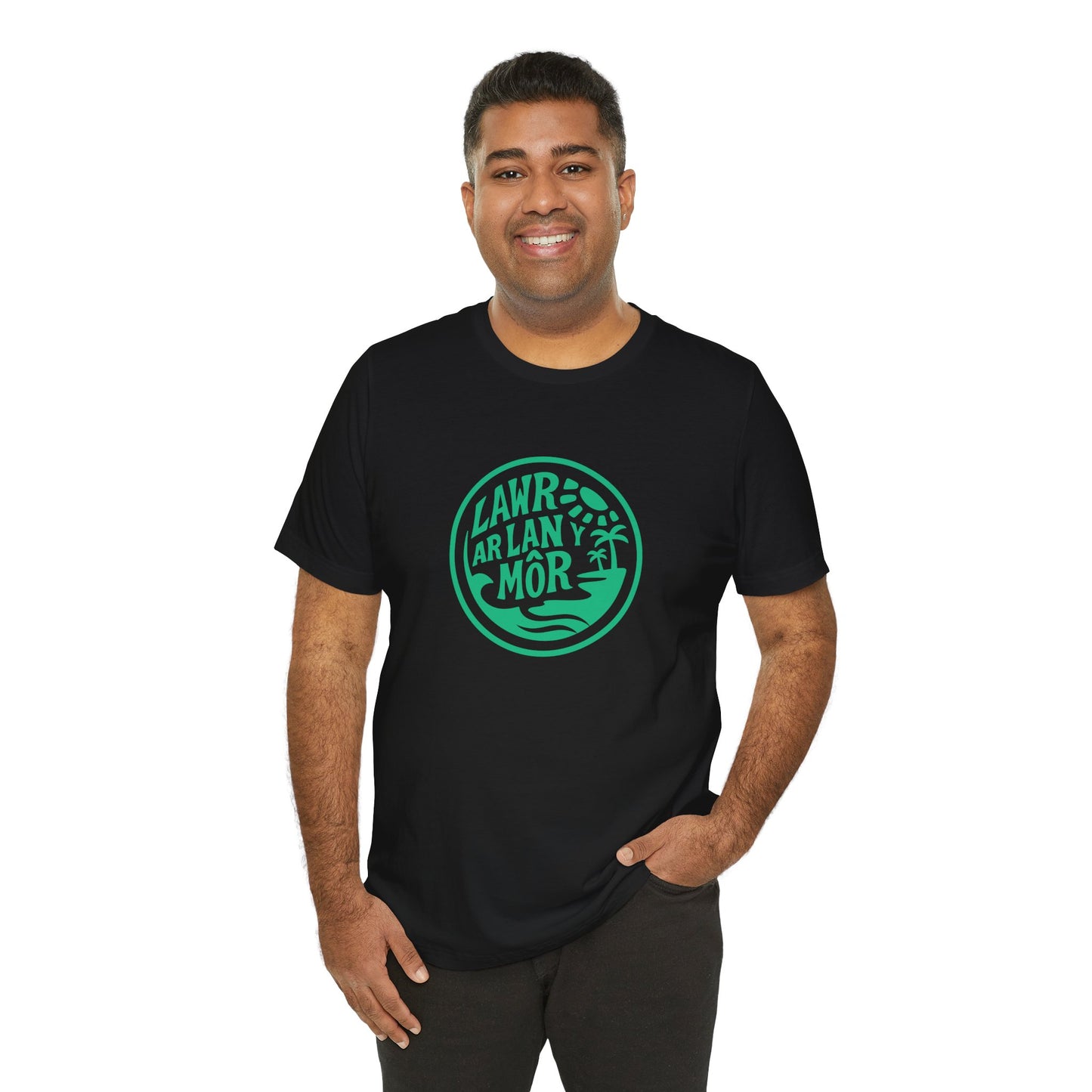 'Lawr Ar Lan y Môr' Coastal Welsh Graphic Tee (Unisex)