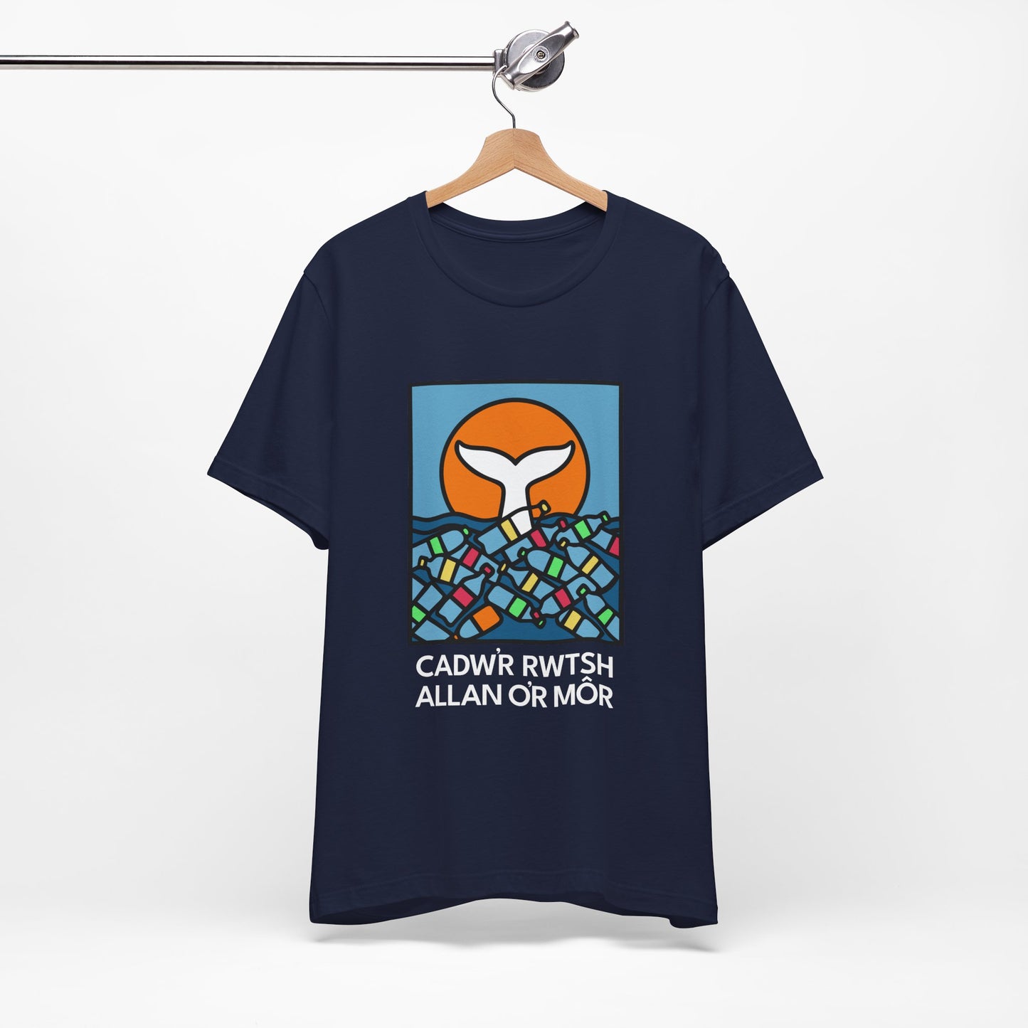 Environmental T‑Shirt — 'Cadw'r Rwtsh Allan o'r Môr'
