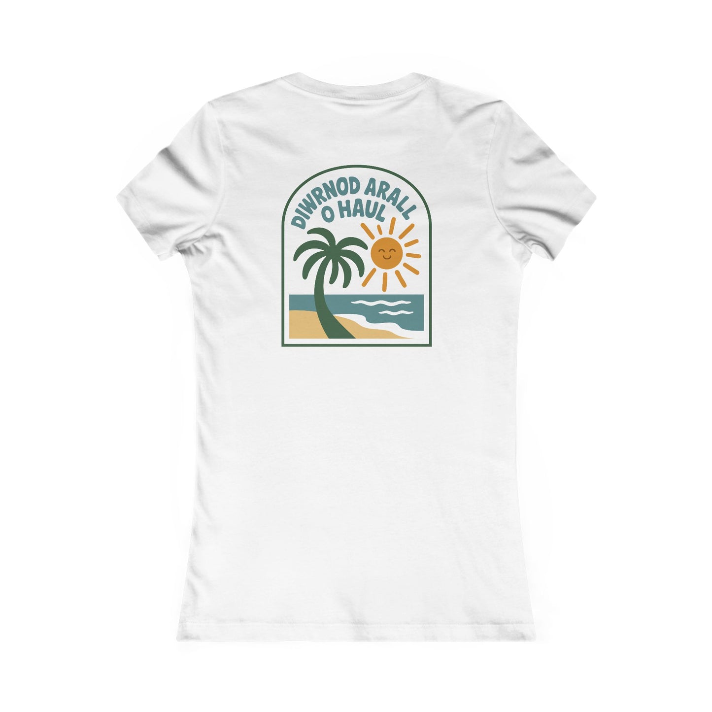 Women's Beach Tee — "Diwrnod Arall O Haul" Retro Palm Sun Graphic