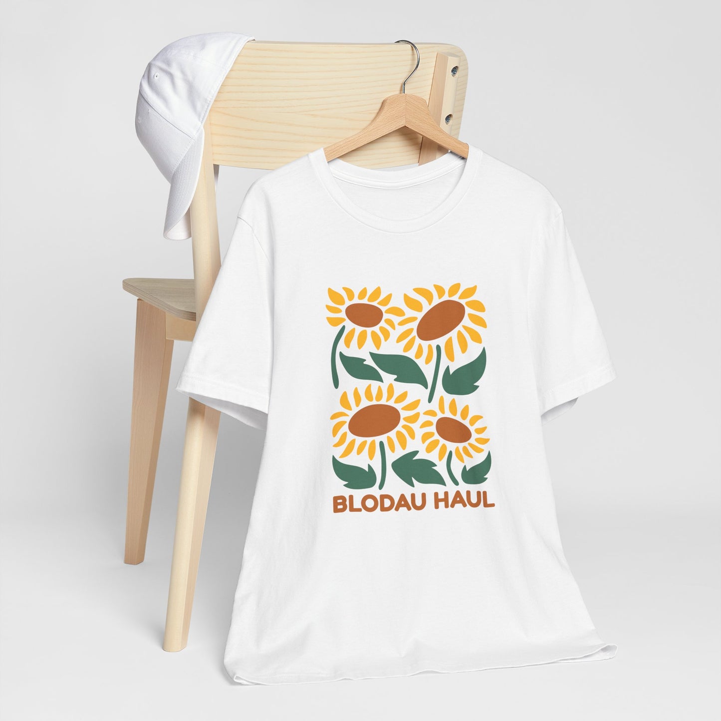 Sunflower Graphic Tee - 'Blodau Haul' Welsh Floral T‑Shirt